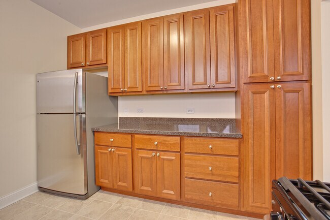 Building Photo - 5419 S Hyde Park Blvd