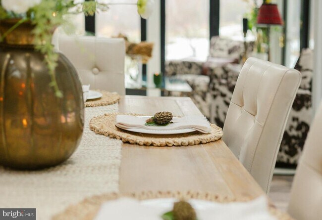 Building Photo - 15841 York Rd