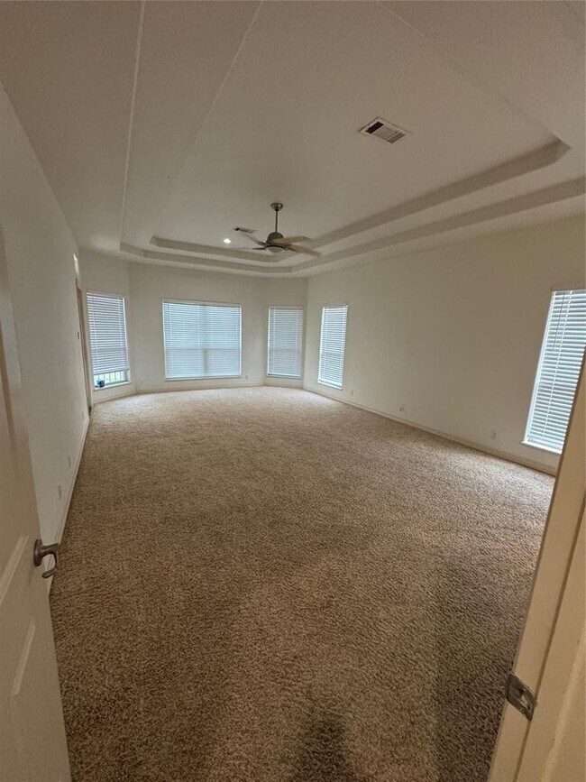 Building Photo - 13700 Madrone Mountain Way