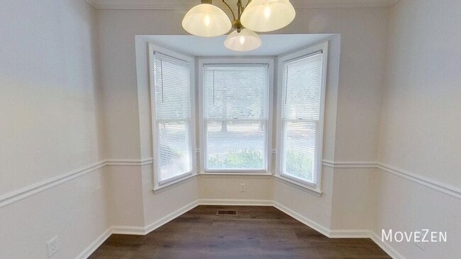 Building Photo - 5622 Darrow Dr