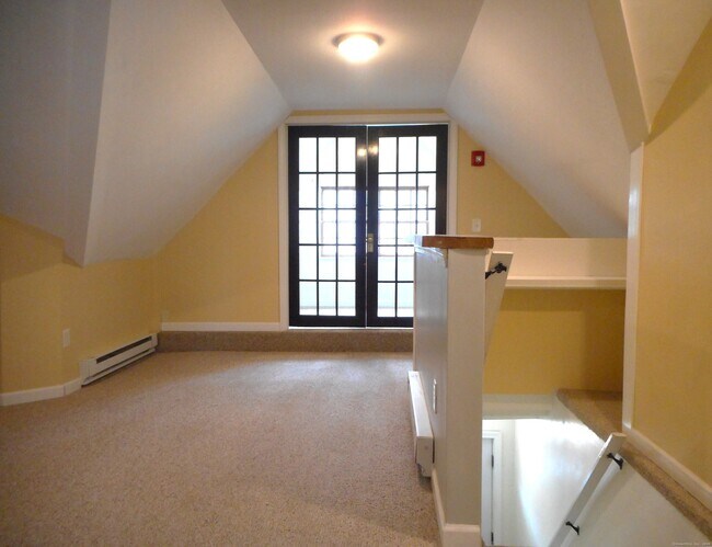 Building Photo - 22 Ingraham St