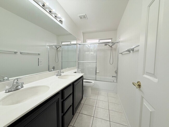 Building Photo - Highly desirable North Summerlin single-fa...