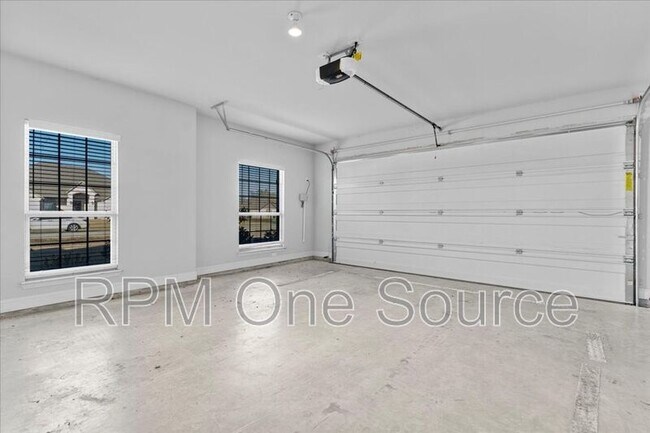 Building Photo - 6320 Starr Dr.