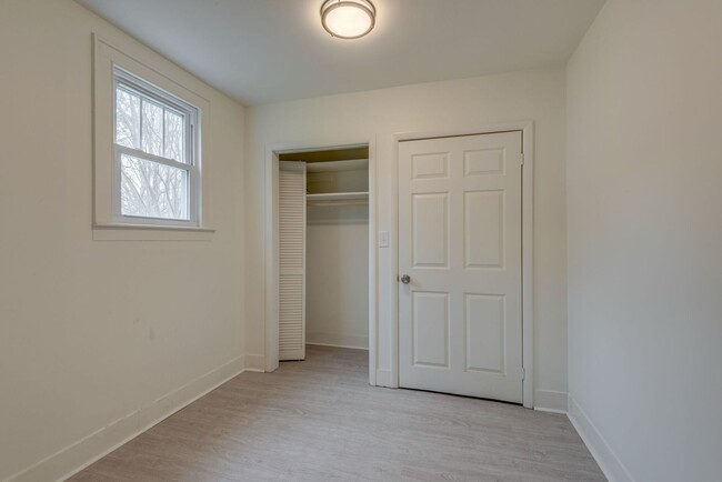 Building Photo - 3 Bed, 2 Bath Home in Prime Sylvan Park Lo...