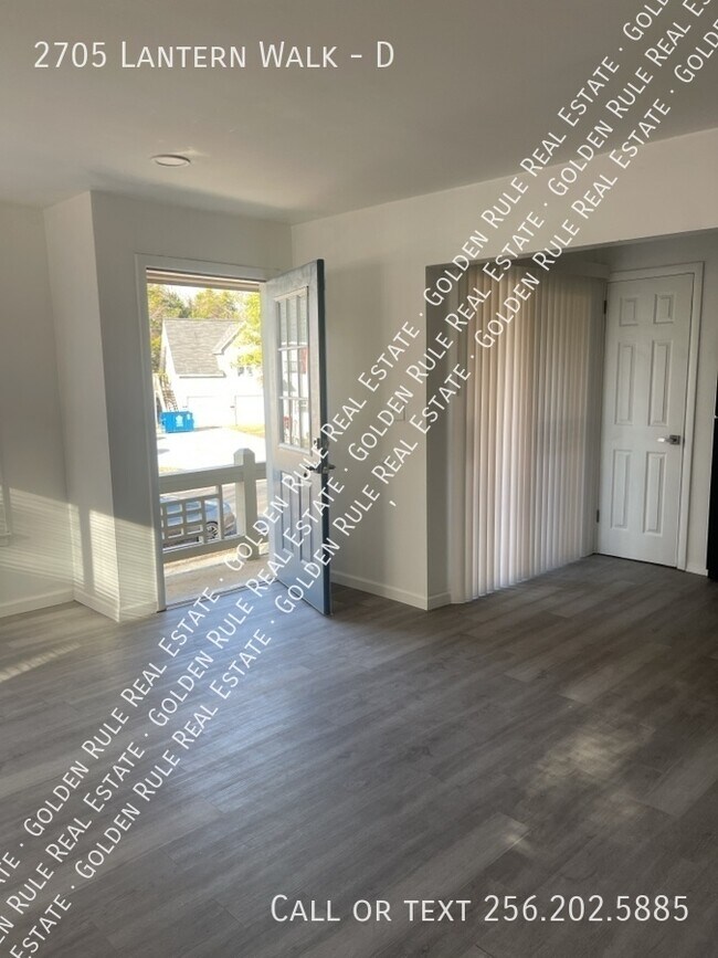 Building Photo - 2705 Lantern Walk SE
