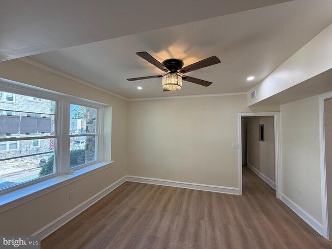 Building Photo - 1651 W Grange Ave
