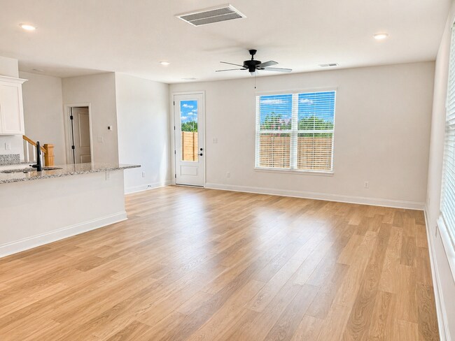 Building Photo - 1821 Bennett Vlg Dr