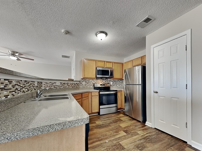 Building Photo - 1230 Brookstone Rd