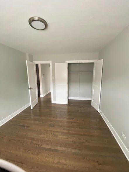 Building Photo - 551 N Sheridan Rd