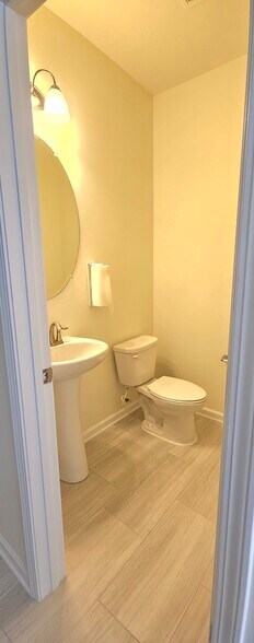 Building Photo - 401 Bear Tree Ct