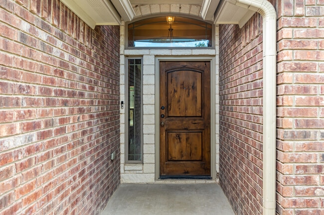 Building Photo - 1617 Shadow Canyon Dr