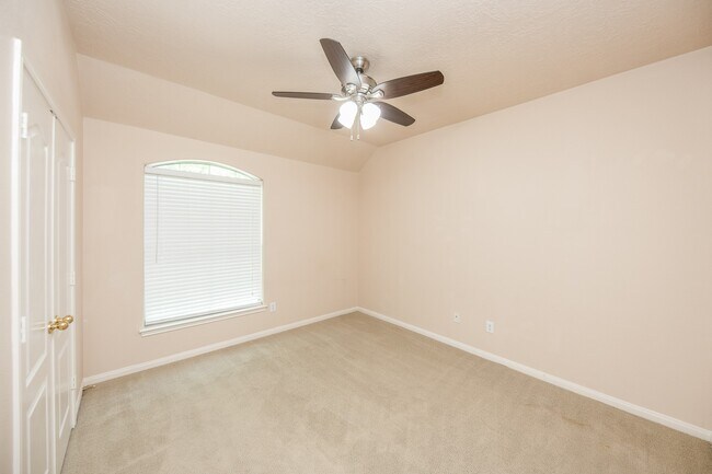 Building Photo - 14203 Alamosa Ct