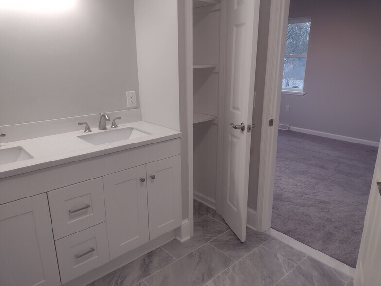 Building Photo - 511 Orchard Ave