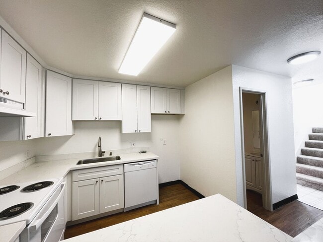 Building Photo - San Jose - Updated Home with Garage & Carport