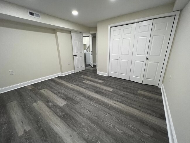Building Photo - 10112 Tamarack Dr