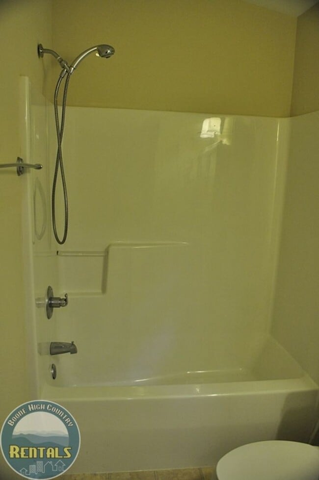 Building Photo - Cozy 2bd House In Great Location!