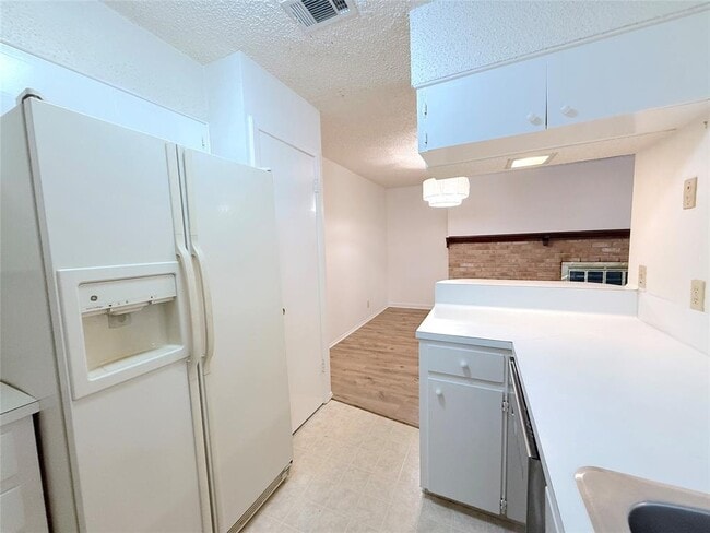 Building Photo - 3607 Summit Bend