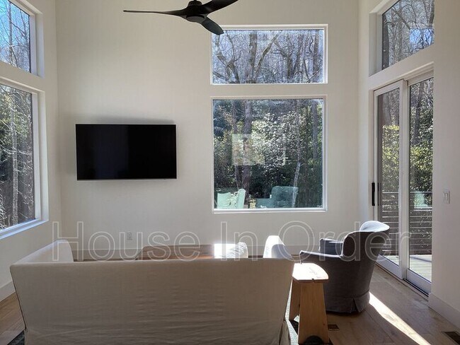 Building Photo - 170 Mountain Laurel Ln