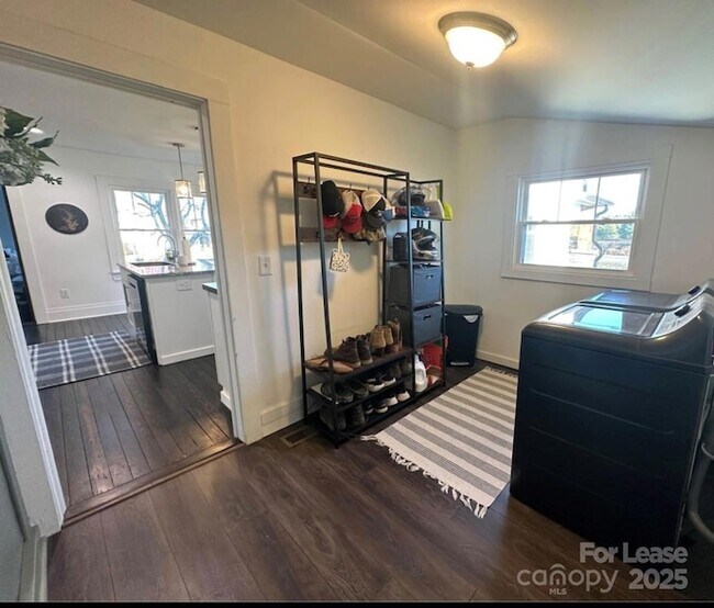 Building Photo - 135 Estelle Rd