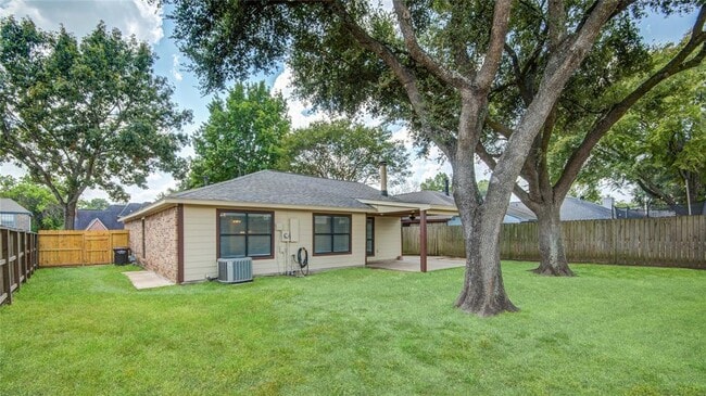 Building Photo - 4718 Brooklawn Dr