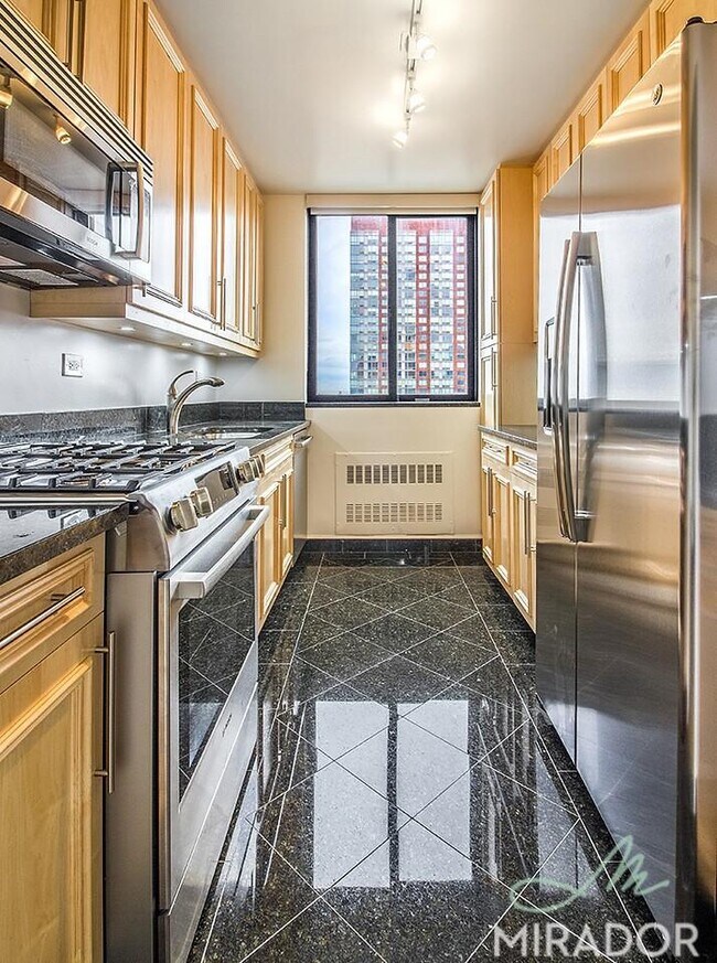 Building Photo - 2 bedroom in New York NY 10023