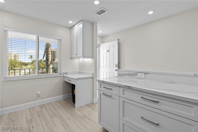 Building Photo - 10682 Gulf Shore Dr