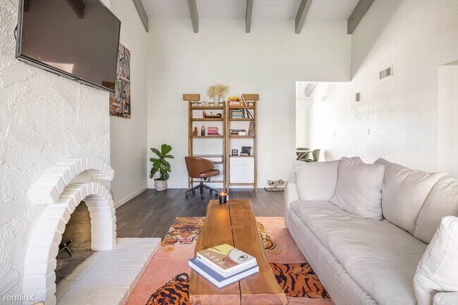 Building Photo - 2 br, 2 bath Townhome - 5511 North 71st Place