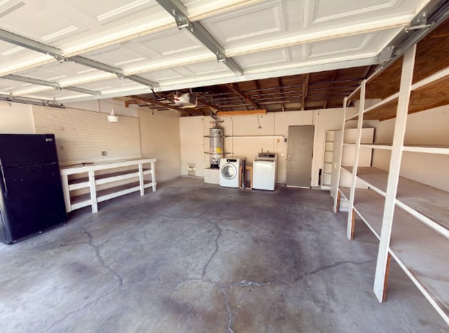 Building Photo - 15224 Shadybend Dr