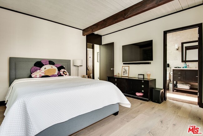 Building Photo - 9624 Yoakum Dr