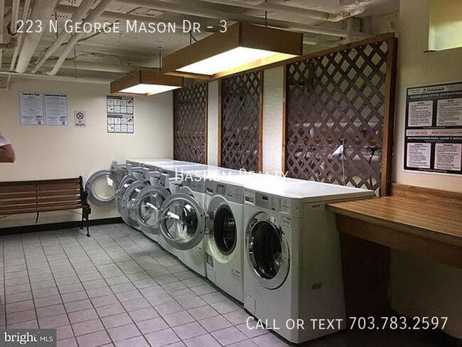 Building Photo - 223 N George Mason Dr