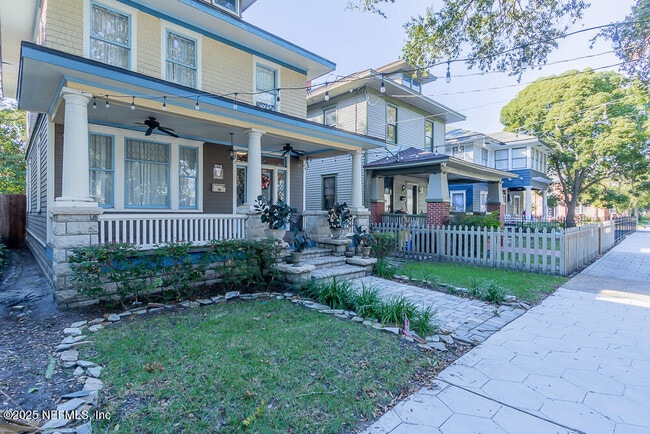 Building Photo - 1838 Silver St