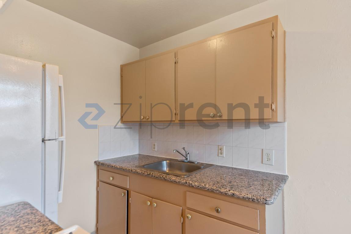 Building Photo - 7630 Lockwood St