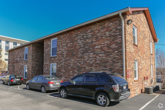 Building Photo - 1808 Edgehill