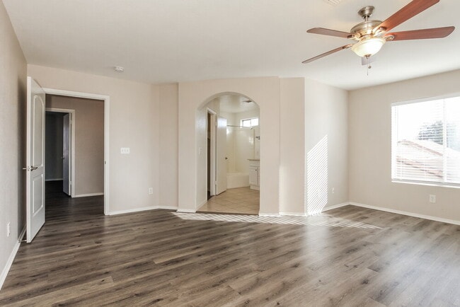 Building Photo - 11322 W Loren Ln