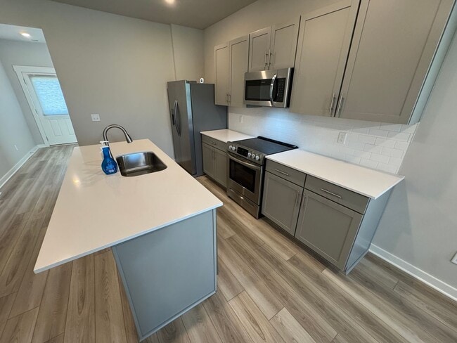Building Photo - FOR LEASE- TOWNHOME IN LEBANON!