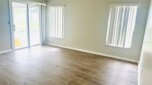 Building Photo - 10934 Versailles Blvd