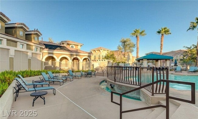 Building Photo - SOUTHWEST GATED 2-BED, 2-BATH FIRST-FLOOR ...