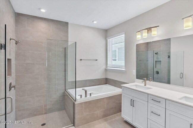 Building Photo - 101 Silkgrass Pl