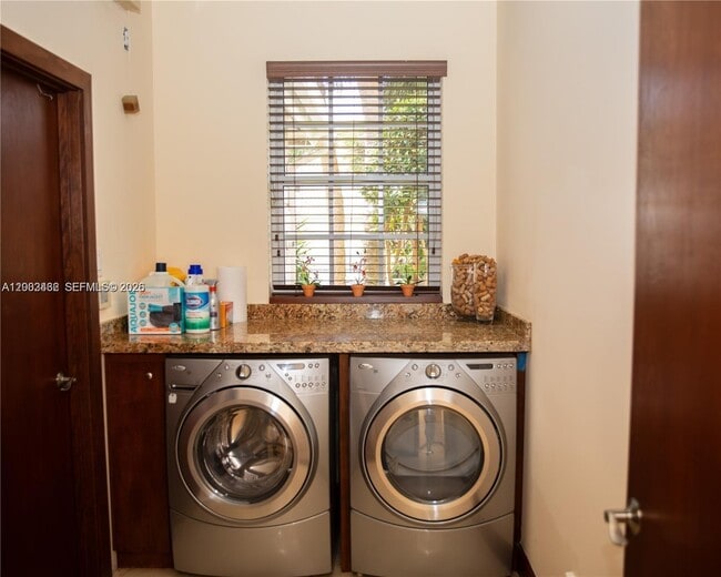 Building Photo - 2485 NW 66th Dr