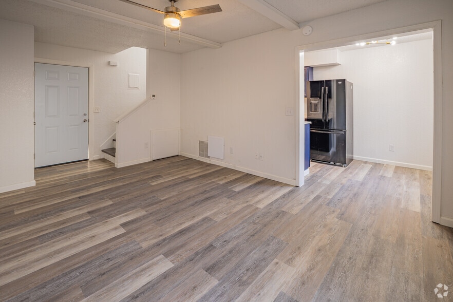 2BR, 1.5BA Style 2 - 825SF - Living and Dining Area - College Park Townhouses