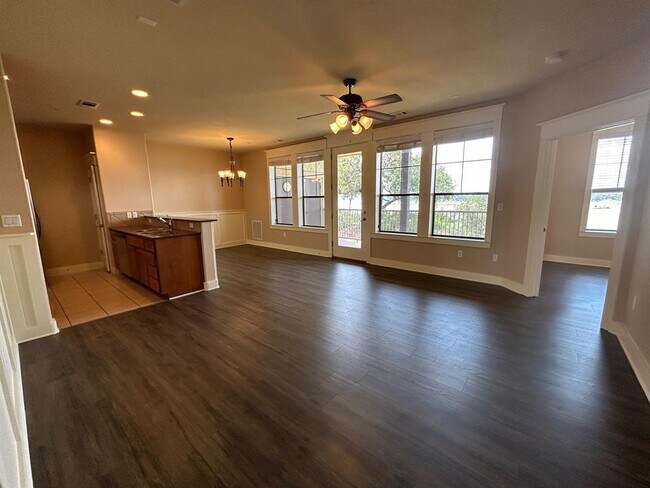 Building Photo - 6608 Lantern View Dr