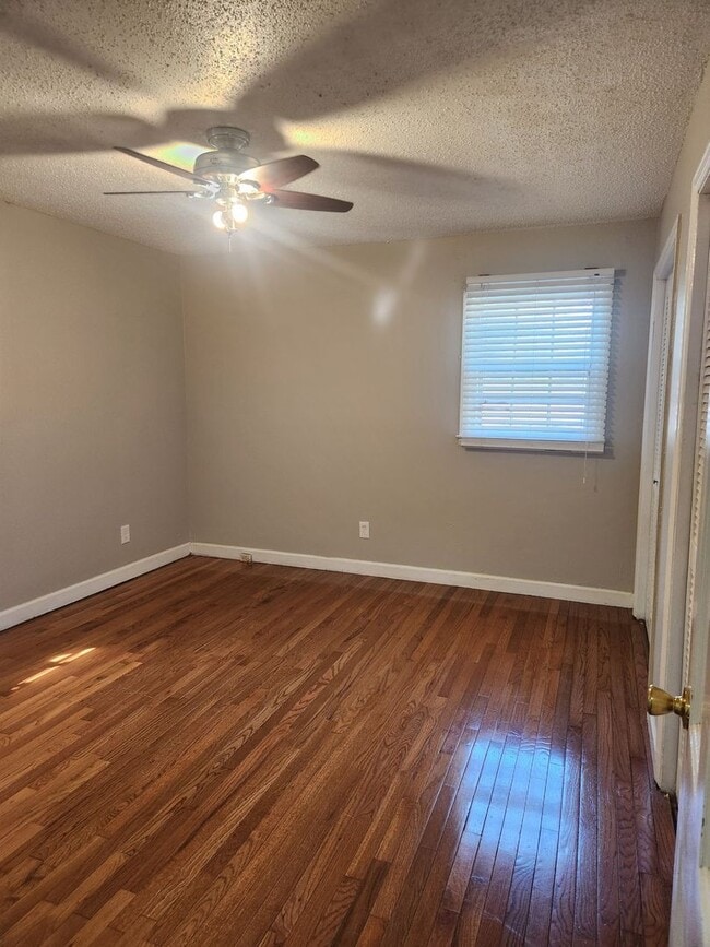 Building Photo - Beautiful 3-Bedroom 2 Bath With a Bonus room