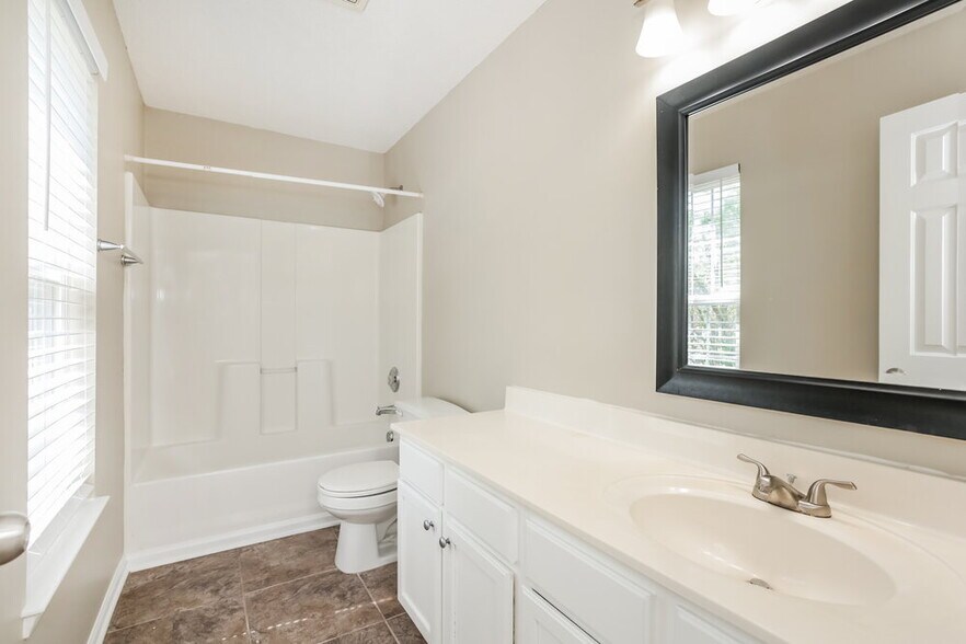 Building Photo - 5209 Carriage Woods Dr