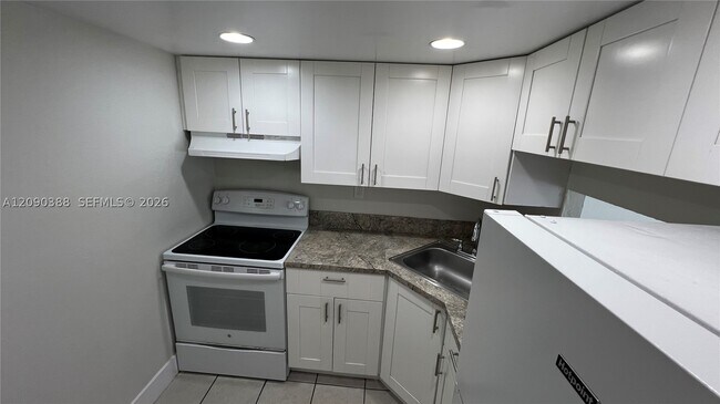 Building Photo - 4550 NW 9th St