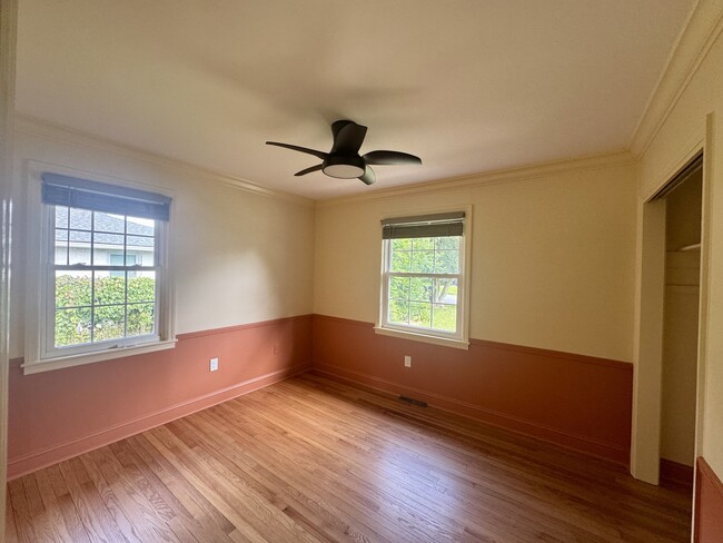 Building Photo - 774 Creekside Dr