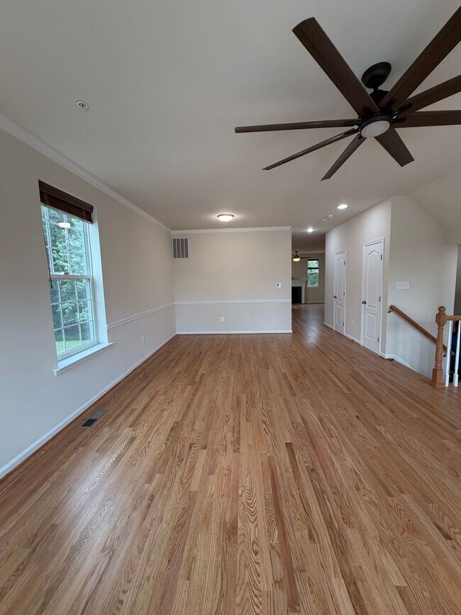 Building Photo - Mockingbird Cr Townhouse Available!!!
