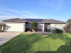 Building Photo - 4658 San Lorenzo Dr