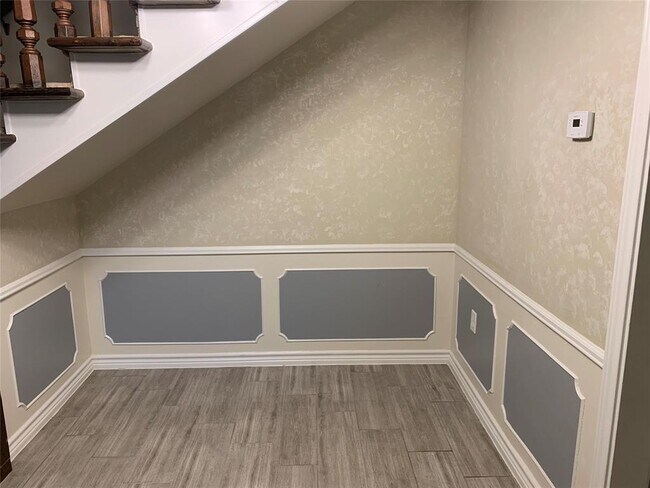 Building Photo - 1817 Saxony Ln