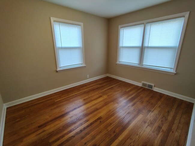 Building Photo - 525 St Louis Ave