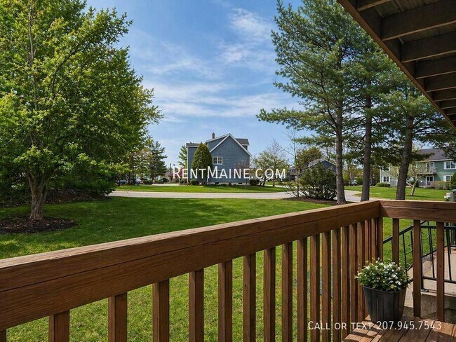 Building Photo - 10 Hartley St